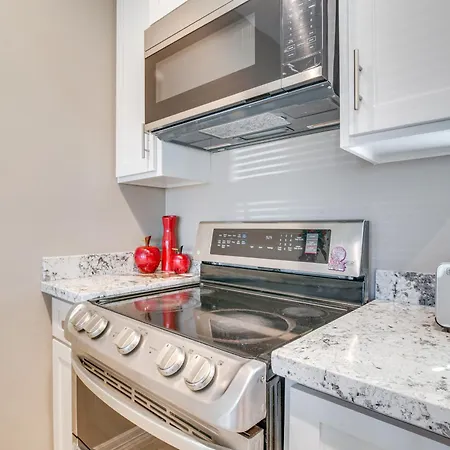 Pet-Friendly Brownsville Apartment With Yard!